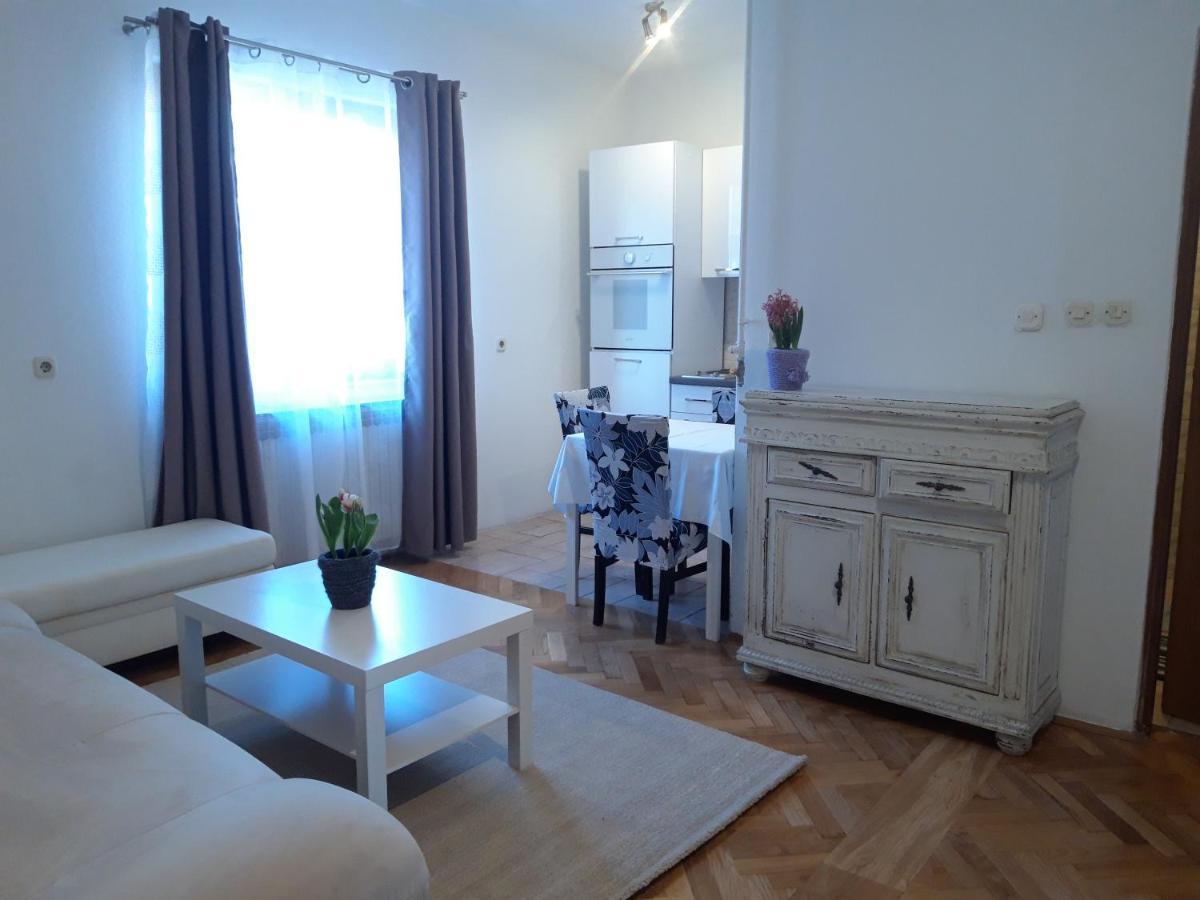 Zuki Apartment