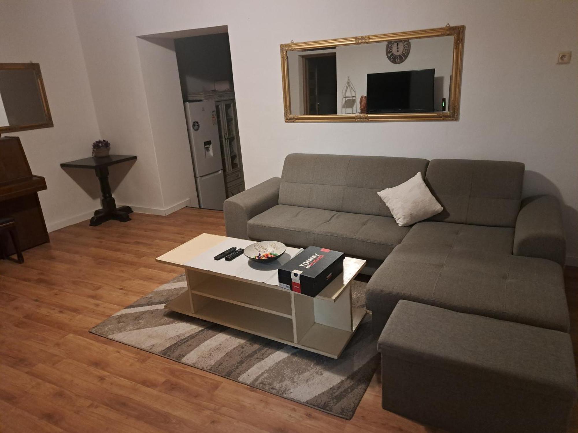 Zuki Apartment